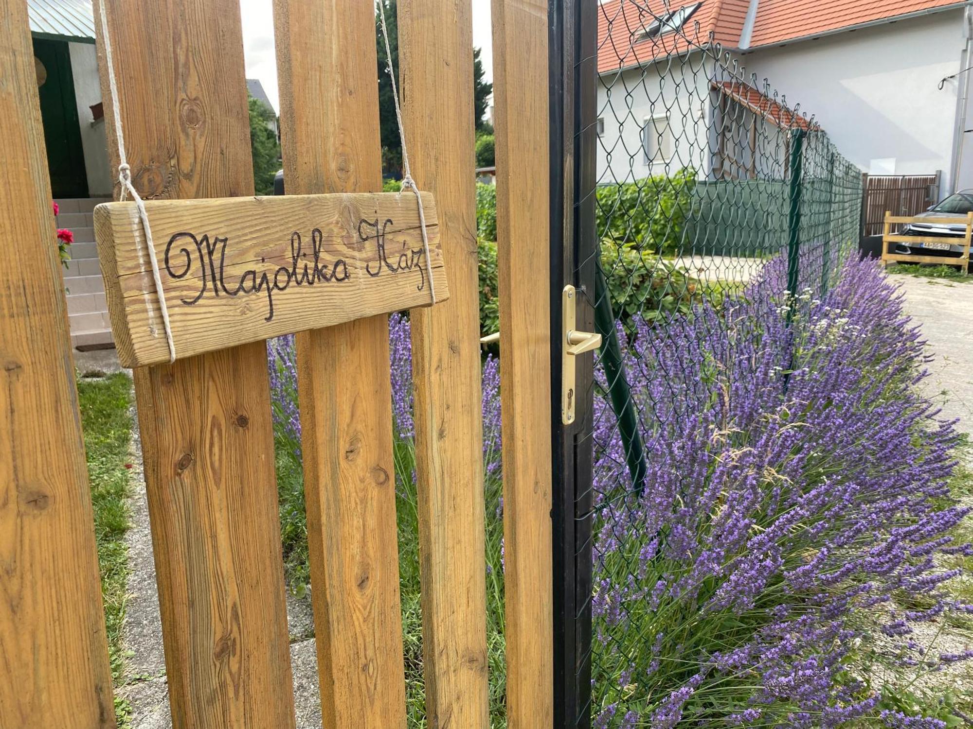Majolika Haz Apartment Sopron Luaran gambar